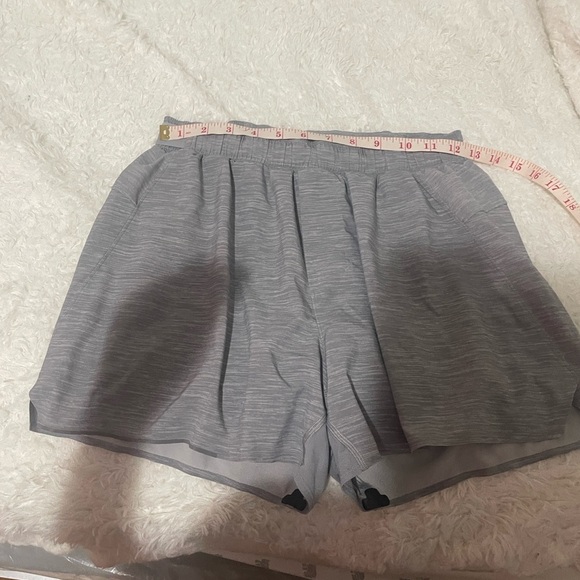 Lululemon Gray men’s Shorts - Picture 6 of 12